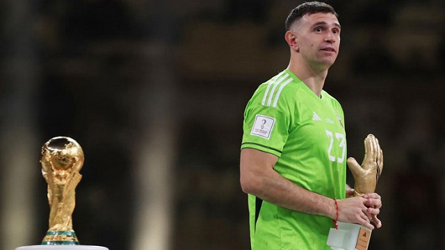 বাংলাদেশে আসছেন বিশ্বকাপজয়ী গোলরক্ষক মার্টিনেজ