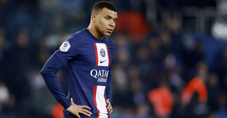 সৌদি ক্লাবের প্রস্তাব ফিরিয়ে দিলেন এমবাপে!