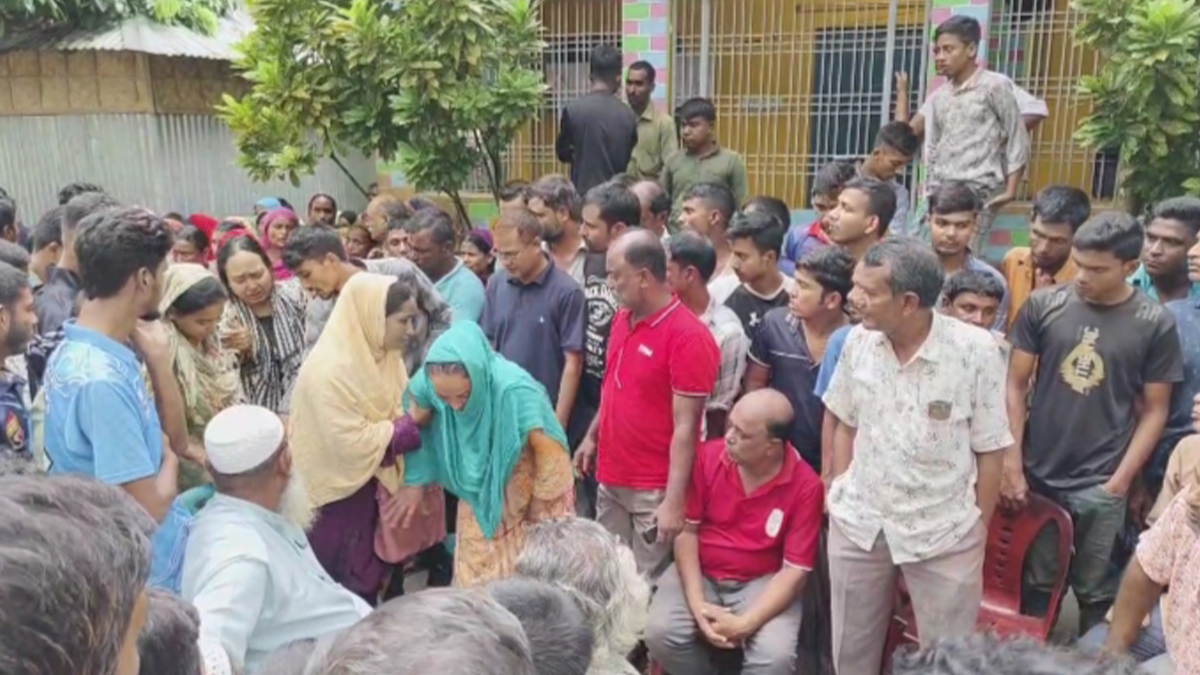 গাইবান্ধায় সড়কের পাশের খাদ থেকে ইউপি মেম্বারের মরদেহ উদ্ধার