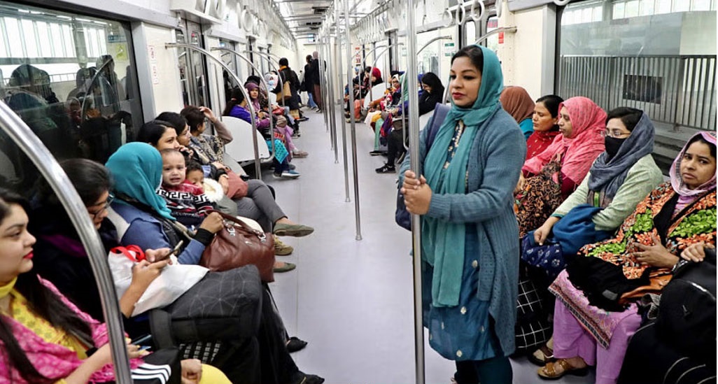 পৌনে ১১ ঘণ্টা বন্ধ থাকার পর মতিঝিল রুটে চললো মেট্রো ট্রেন