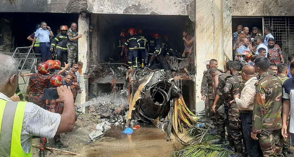 উত্তরায় প্রশিক্ষণ বিমান বিধ্বস্ত: দুই প্লাটুন বিজিবি মোতায়েন