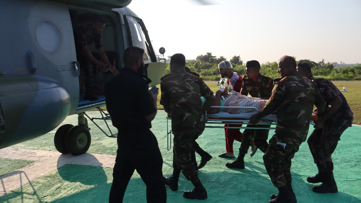 মাইন বিস্ফোরণে আহত বিজিবি সদস্যকে হেলিকপ্টারে ঢাকায় আনা হচ্ছে