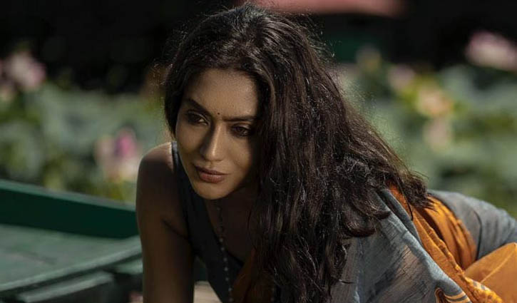 বিবাহের চেয়ে বন্ধুত্বটা বেশি ইফেক্টিভ: মম