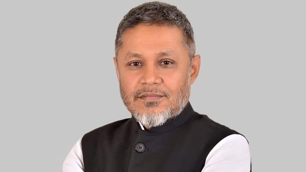 এমপি মহিউদ্দিন বাচ্চুর বিরুদ্ধে গ্রেপ্তারি পরোয়ানা