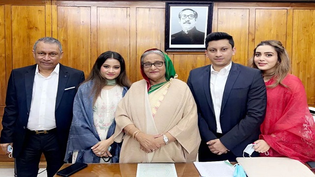 প্রধানমন্ত্রীর সঙ্গে সন্তানদের নিয়ে সাক্ষাৎ করেছেন এমপি একরাম