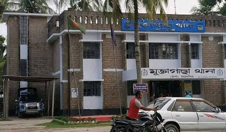 বেড়াতে নিয়ে শিশুকে ধর্ষণ, অভিযুক্তের বাড়ি ভাঙচুর-অগ্নিসংযোগ