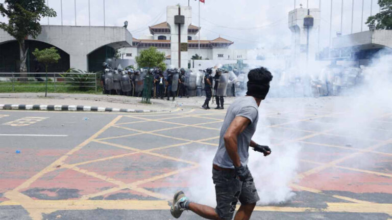 নেপালে জেনজিদের বিক্ষোভ: নিহতের সংখ্যা বেড়ে ১৯