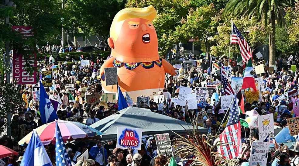 এবার ট্রাম্পবিরোধী বিক্ষোভে উত্তাল যুক্তরাষ্ট্র