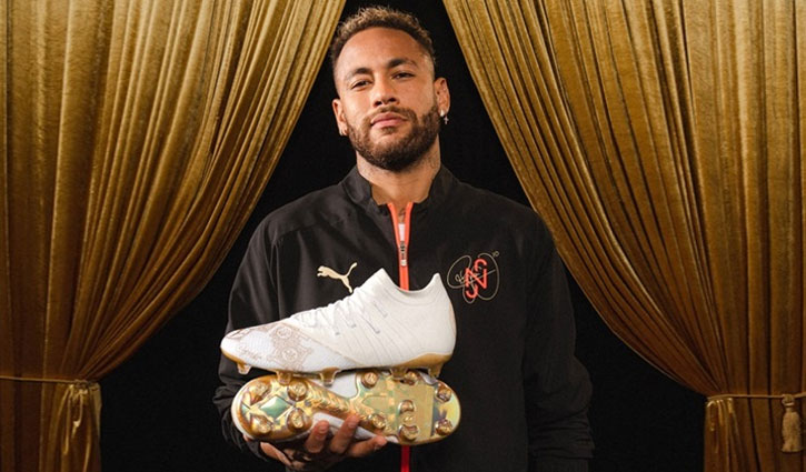 নেইমারের অর্জন স্মরণীয় করে রাখতে ৭৮ জোড়া বিশেষ বুট