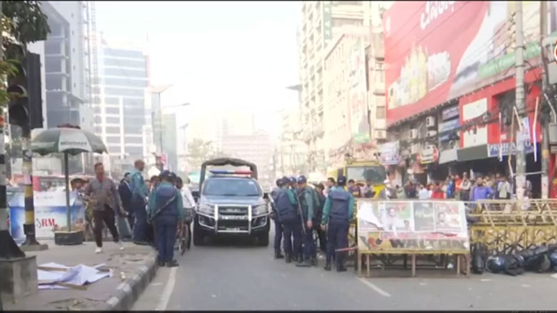 থমথমে নয়াপল্টন, চলছে তল্লাশি