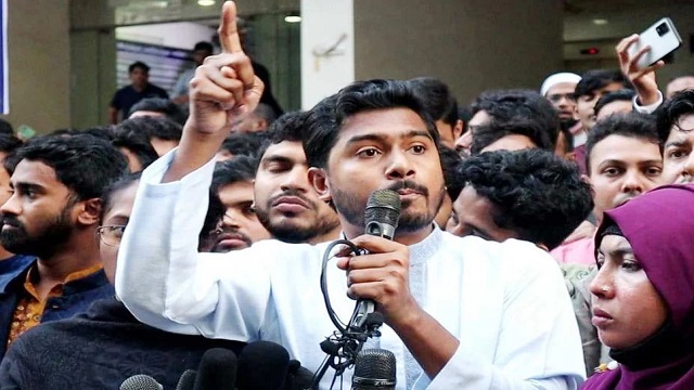 সরকার নিজেই ফাউল খেলছে: নুর