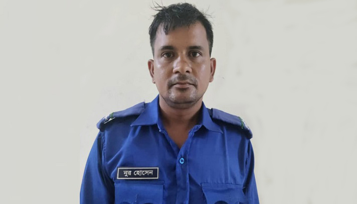 নোয়াখালীতে গৃহবধূকে নিপীড়নকারী গ্রাম পুলিশ আটক