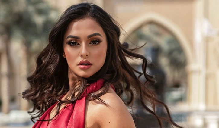 ‘দোয়া পড়ে শুটিংয়ে যেতাম, ওড়নার নিচে রসুন রাখতাম’