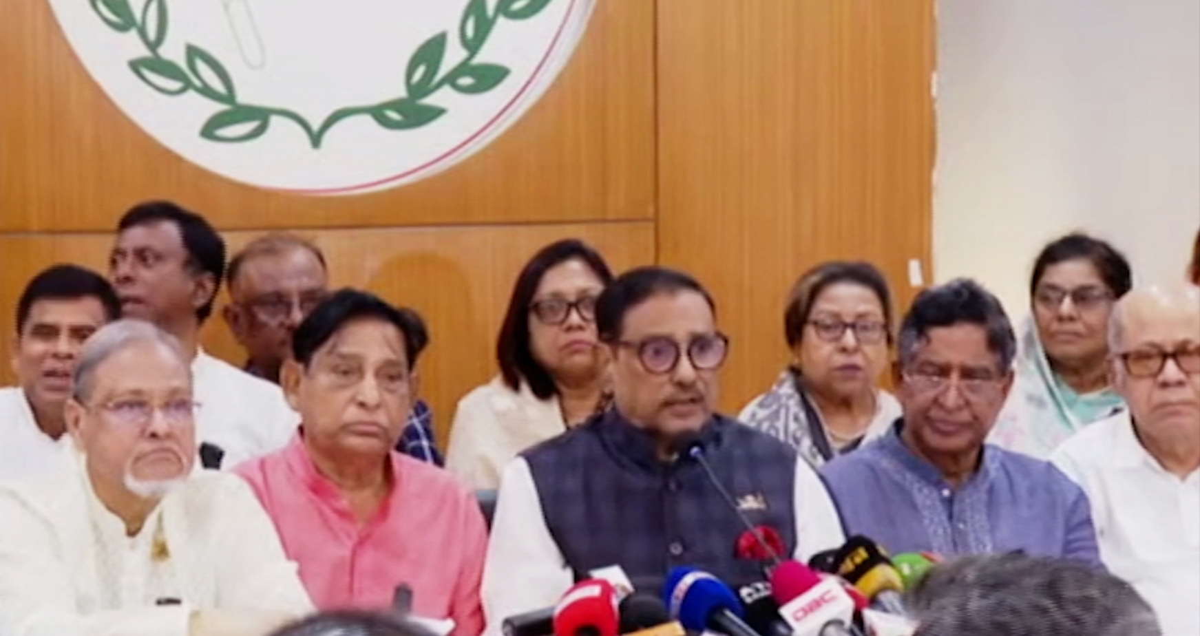 ‘আইনের ফাঁক-ফোঁকরে যেন জামায়াত রাজনীতির সুযোগ না পায় সেটি দেখা হচ্ছে’