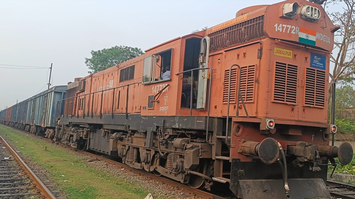 ভারত থেকে দেশে এলো সাড়ে ১৬শ’ টন পেঁয়াজ