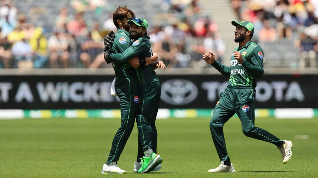 ২২ বছর পর অস্ট্রেলিয়ায় সিরিজ জিতলো পাকিস্তান