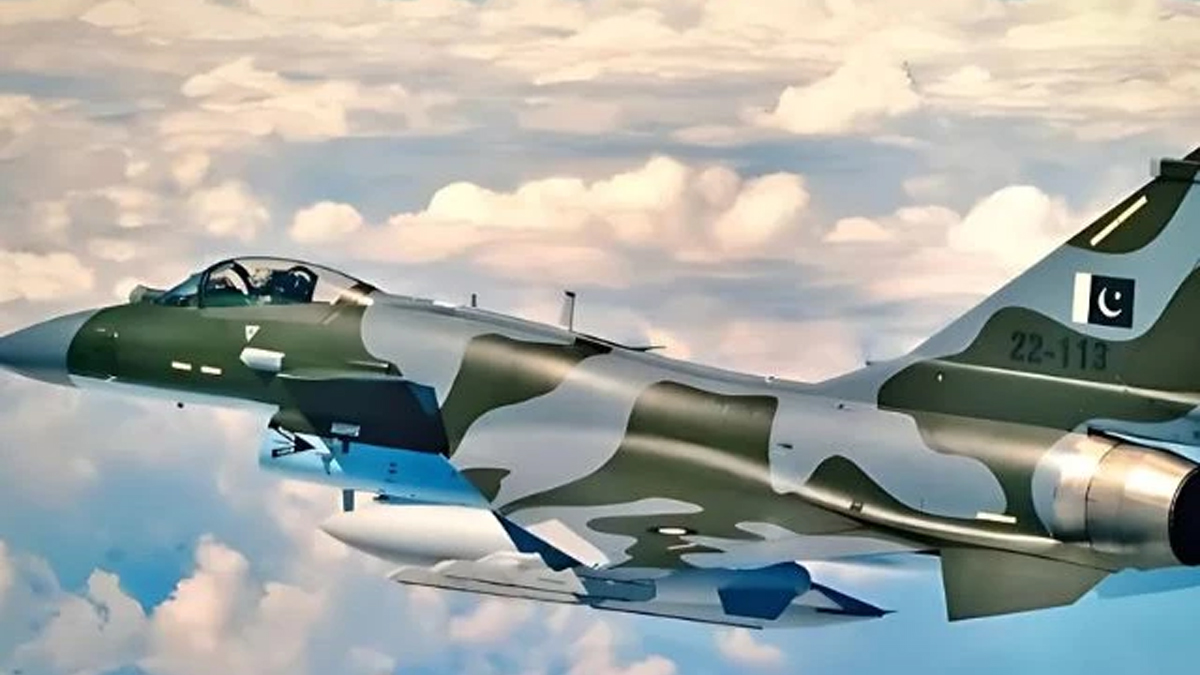 কাশ্মিরে উত্তেজনা: ভারতের চার রাফাল যুদ্ধবিমানকে ধাওয়া পাকিস্তানি ফাইটার জেটের