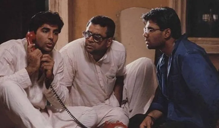 কাদা ছোড়াছুড়ির পর ‘হেরা ফেরি থ্রি’ সিনেমায় ফিরছেন পরেশ