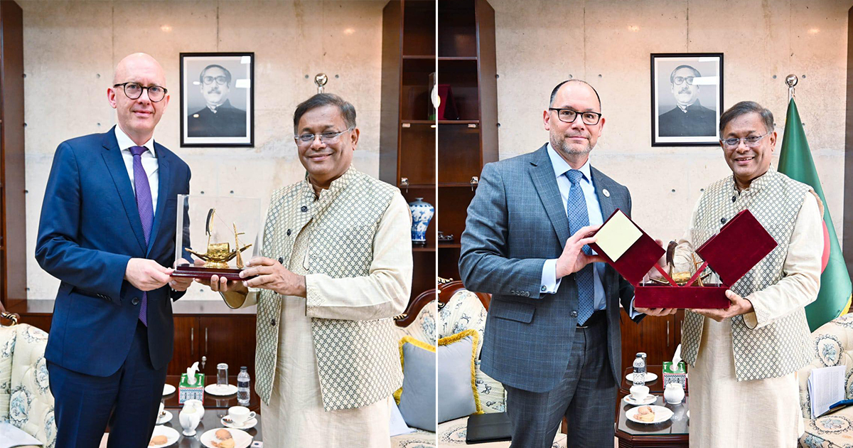 পররাষ্ট্রমন্ত্রীকে নৌকা উপহার দিলেন মার্কিন ও ইইউ রাষ্ট্রদূত