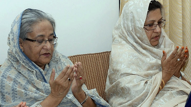 বঙ্গবন্ধুর সমাধিতে প্রধানমন্ত্রীর শ্রদ্ধা