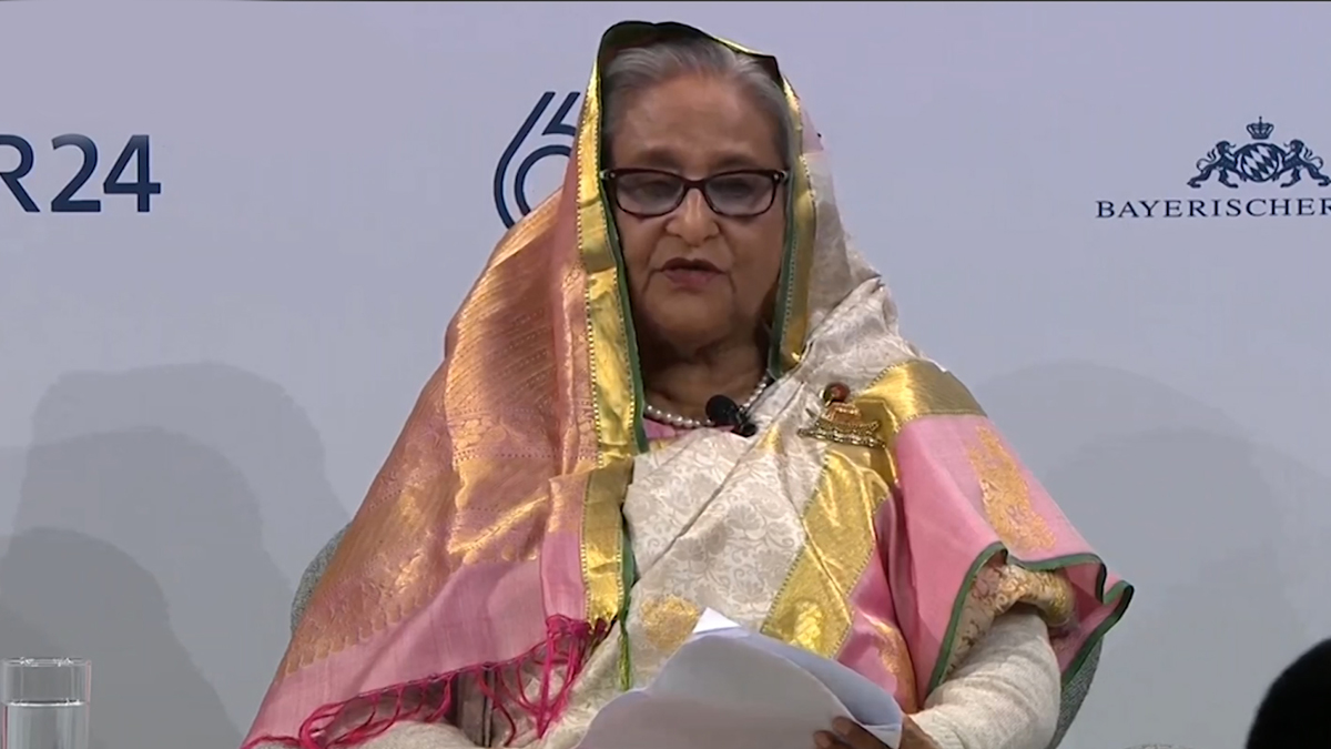 বিশ্বজুড়ে যুদ্ধ ও অস্ত্র প্রতিযোগিতা বন্ধের আহ্বান প্রধানমন্ত্রীর