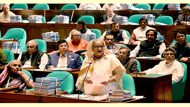 সরকারি চাকরিজীবীদের মূল বেতনের ৫ শতাংশ বিশেষ প্রণোদনা দেব : প্রধানমন্ত্রী