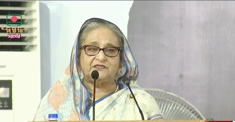 নারী অধিকারের দাবি নয় অর্জন করে নিতে হবে: প্রধানমন্ত্রী