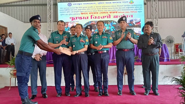 ইউনিফর্মের মর্যাদা রক্ষা করতে হবে: ডিএমপি কমিশনার