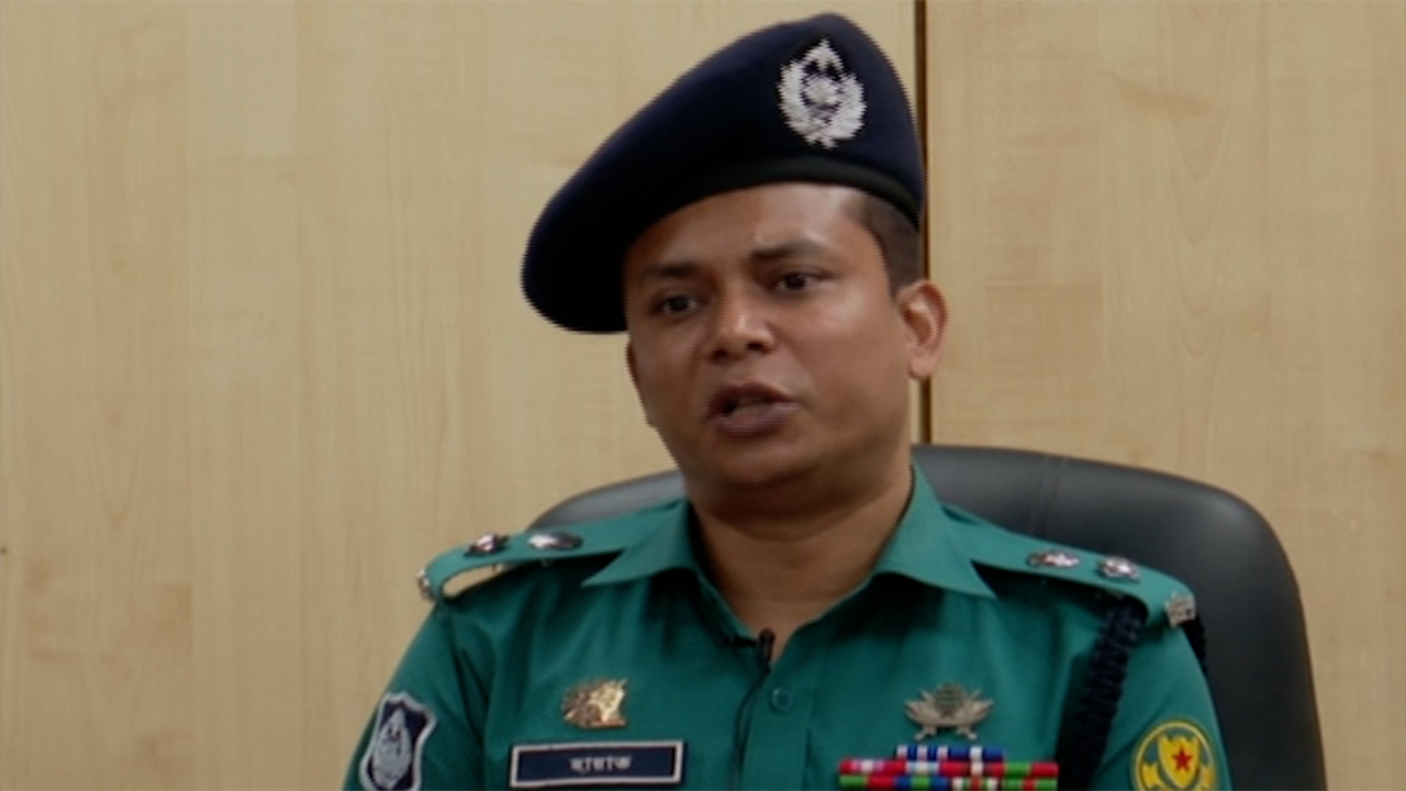 যাত্রীদের কাছ থেকে রিকশাচালকদের কিছু না খাওয়ার আহ্বান পুলিশের