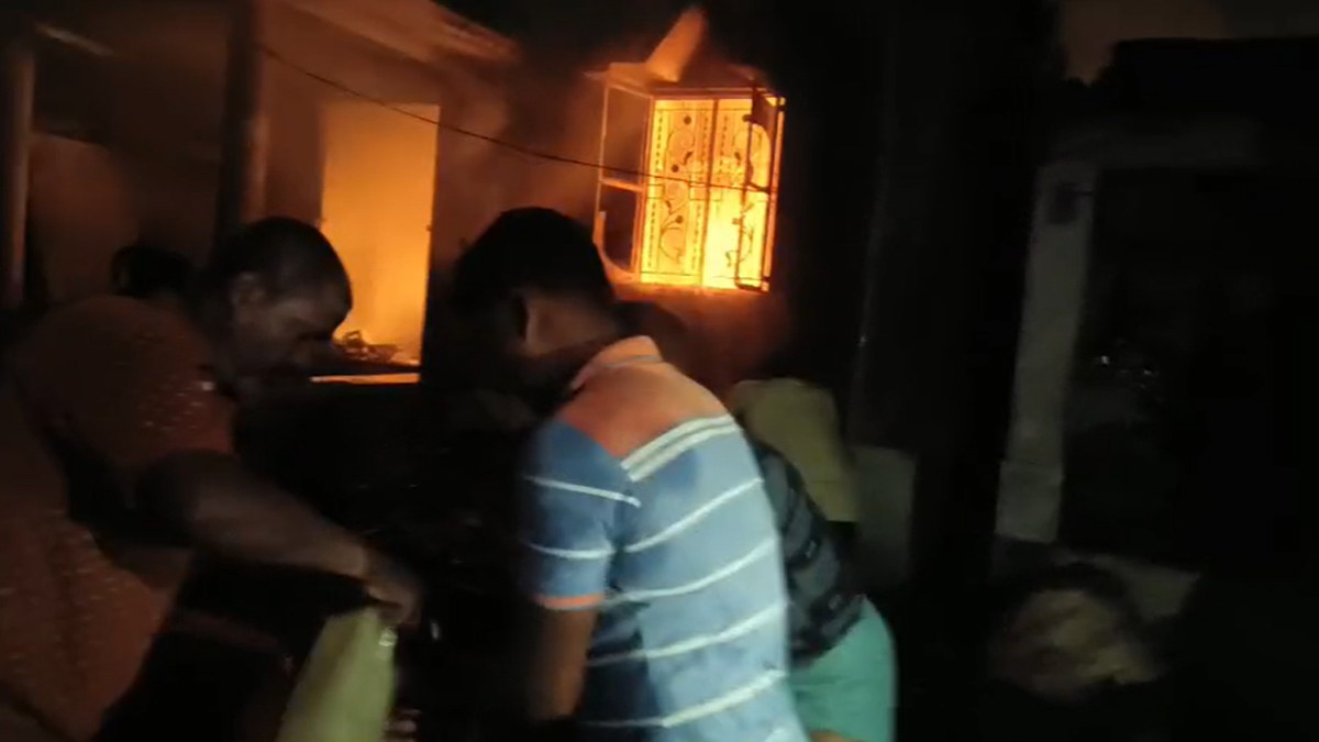 পশ্চিমবঙ্গে আতশবাজির কারখানায় বিস্ফোরণ, শিশুসহ নিহত ৭