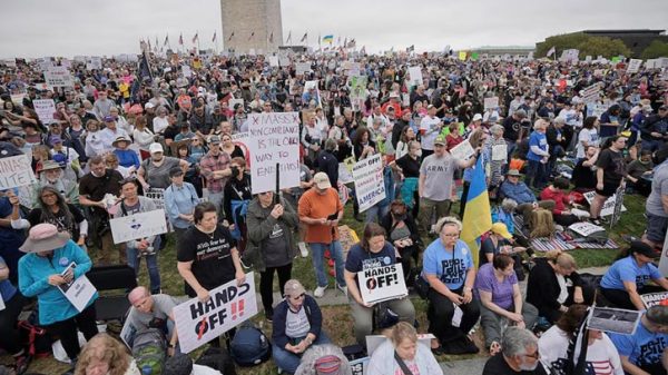 Protesters 2504060320