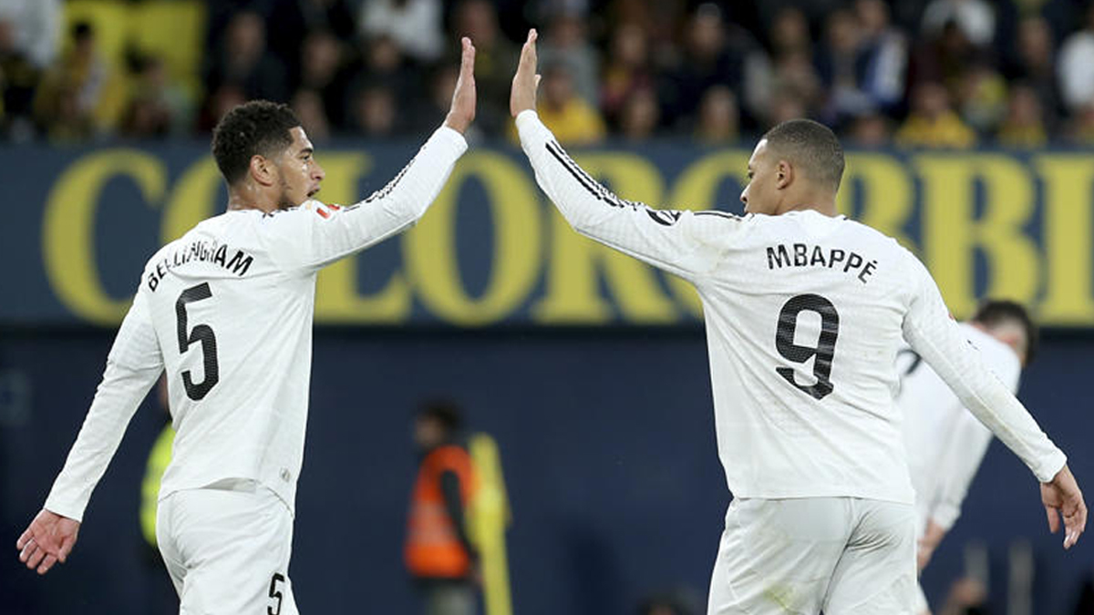 এমবাপ্পের জোড়া গোলে বার্সেলোনাকে টপকে শীর্ষে রিয়াল