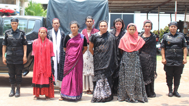 ৩৫ হাজার ইয়াবাসহ তৃতীয় লিঙ্গের ৮ জন গ্রেপ্তার