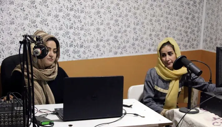 গান বাজানোয় রেডিও স্টেশন বন্ধ করে দিল তালেবান