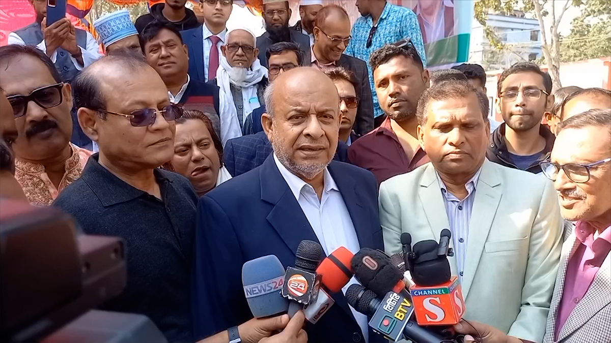 কালোবাজারির সাথে রেল ও অনলাইনে টিকিট বিক্রির লোকজন জড়িত: রেলমন্ত্রী