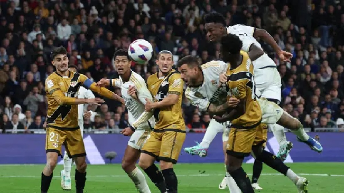 ‘অসংখ্য’ সুযোগের ম্যাচে পয়েন্ট হারালো রিয়াল