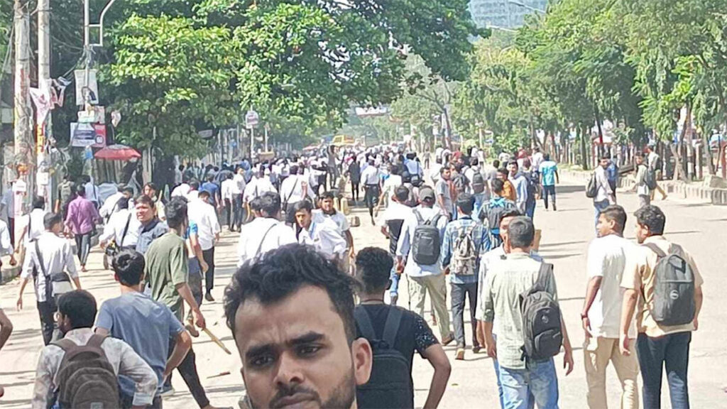 সাইন্সল্যাবে আইডিয়াল ও ঢাকা কলেজ ছাত্রদের সংঘর্ষ