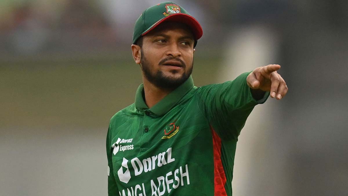 এশিয়া কাপ ও বিশ্বকাপে অধিনায়ক সাকি