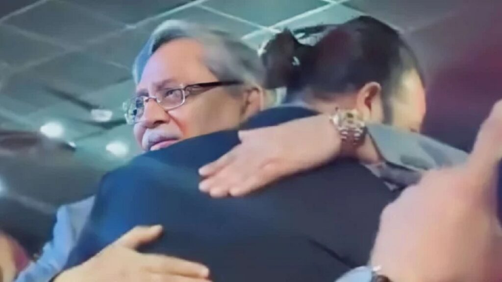 সপরিবারে ‘প্রিয়তমা’ দেখে শাকিবকে বুকে জড়ালেন রাষ্ট্রপতি