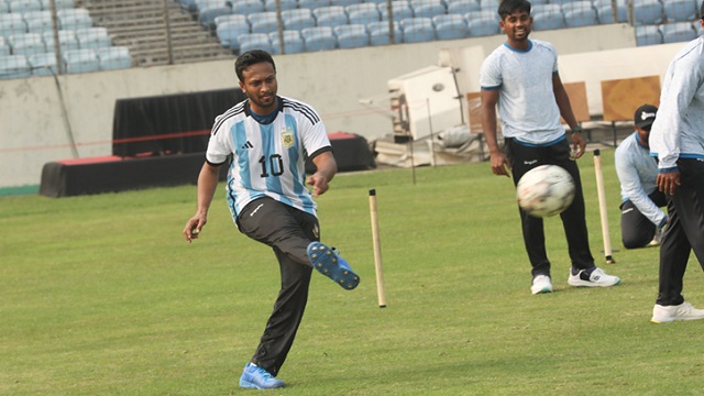 অলরাউন্ডার সাকিবকে নিয়েই নামছে বাংলাদেশ