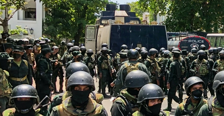 সেনাবাহিনীকে শৃঙ্খলা ফেরানোর নির্দেশ লঙ্কান প্রধানমন্ত্রীর