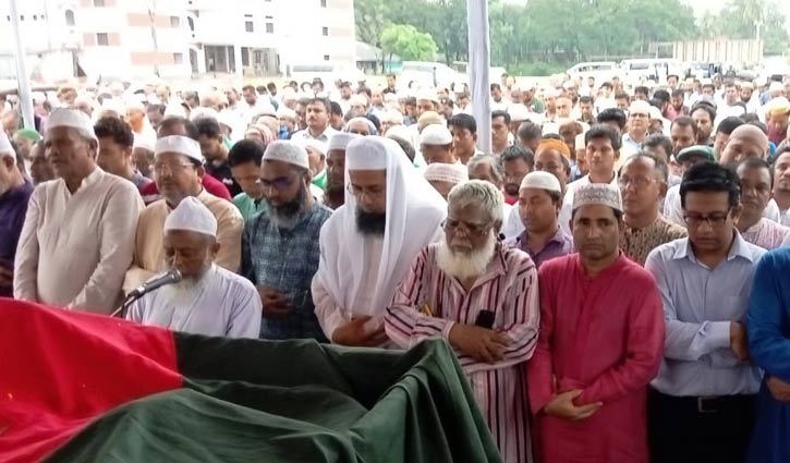 মায়ের শাড়িতে মুড়িয়ে সমাহিত হলেন সিরাজুল আলম খান