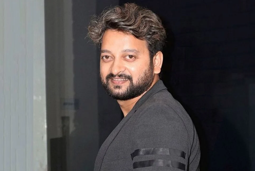 চলচ্চিত্র শিল্পী সমিতির দায়িত্ব থেকে অব্যাহতি চাইলেন সাইমন সাদিক