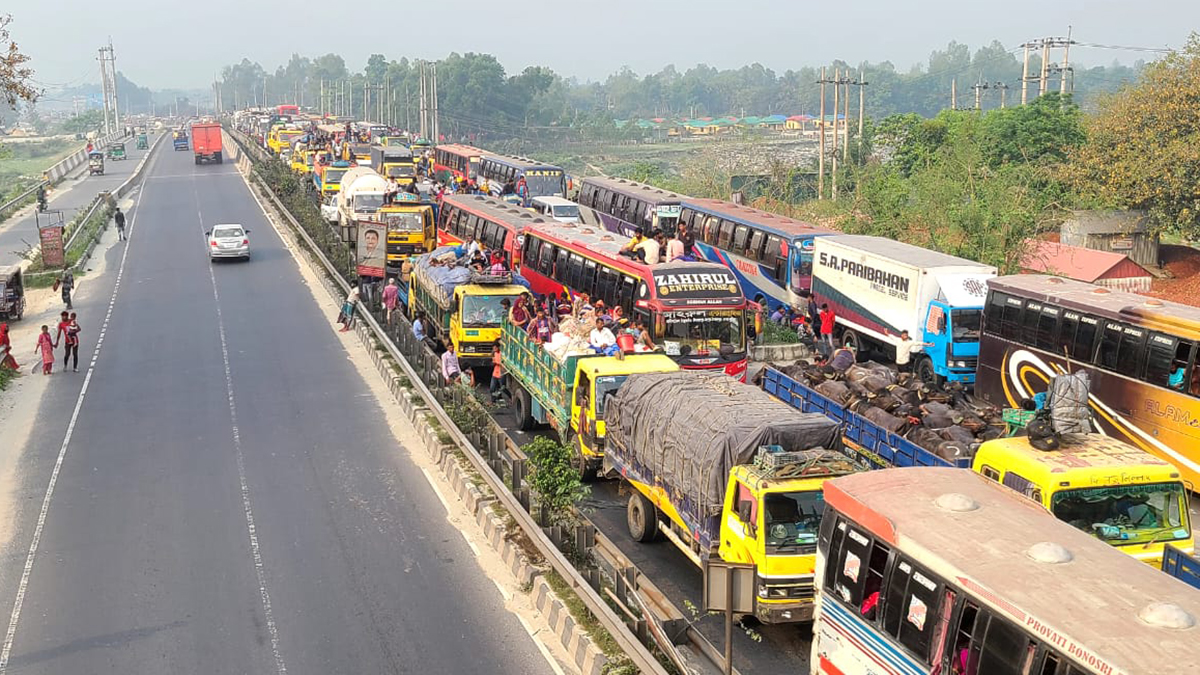 ঢাকা-টাঙ্গাইল-বঙ্গবন্ধু সেতু মহাসড়কে ১৪ কিলোমিটার এলাকায় যানজট