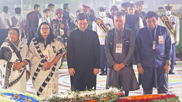 ভাষা শহিদদের শ্রদ্ধা জানালেন তাপস