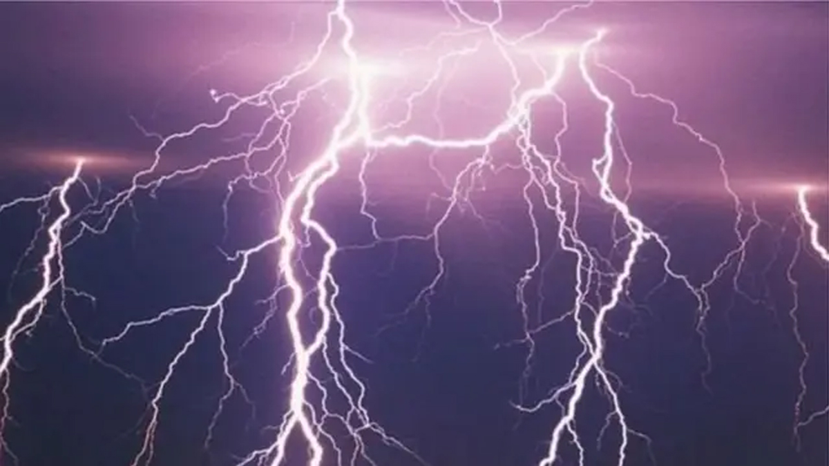 বজ্রপাতে ১০ জনের প্রাণহানি  