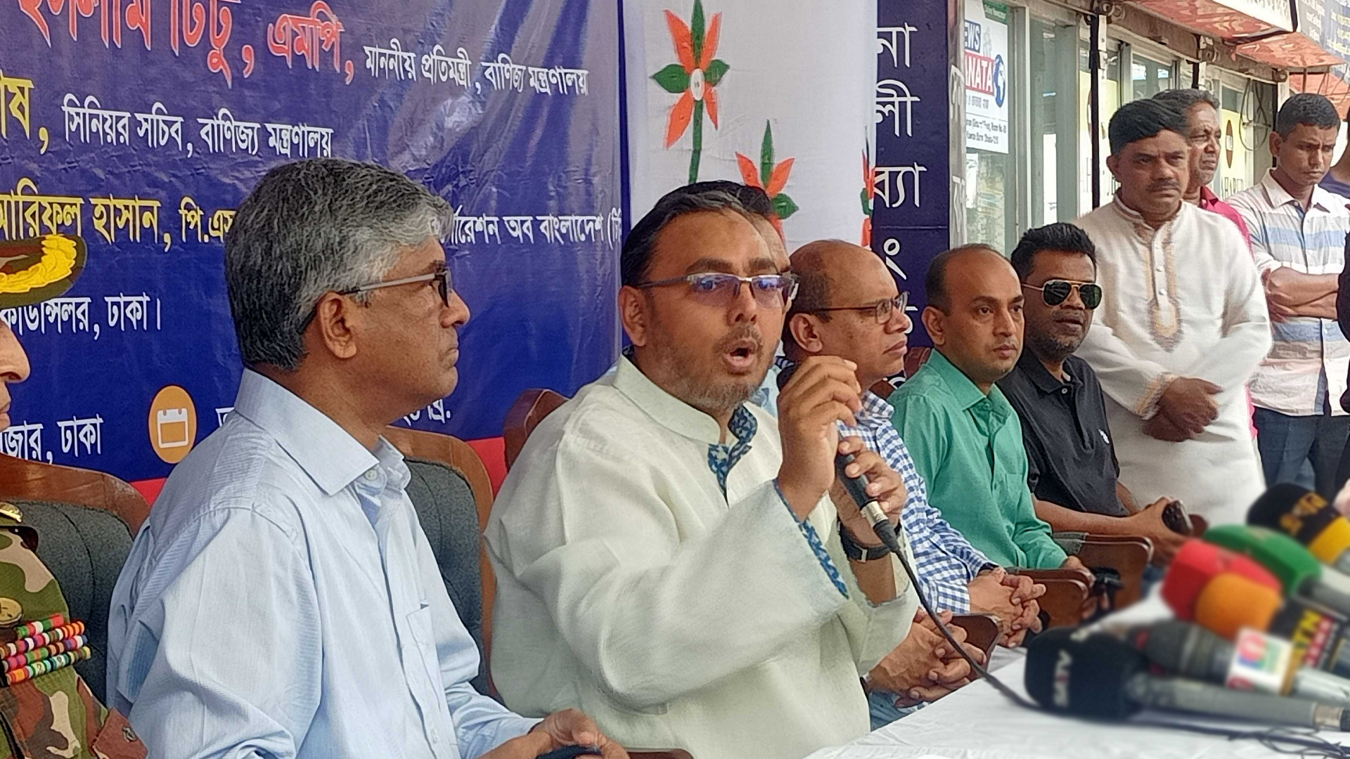 পেঁয়াজ আমদানিতে আমাদের ঝুঁকি নিতে হয়েছে : বাণিজ্য প্রতিমন্ত্রী