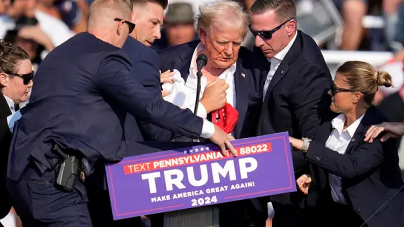 নির্বাচনি সমাবেশে রক্তাক্ত ট্রাম্প, বন্দুকধারীসহ নিহত ২