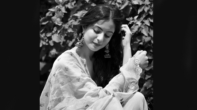 মেকআপ রুমে আত্মহত্যা জনপ্রিয় অভিনেত্রীর