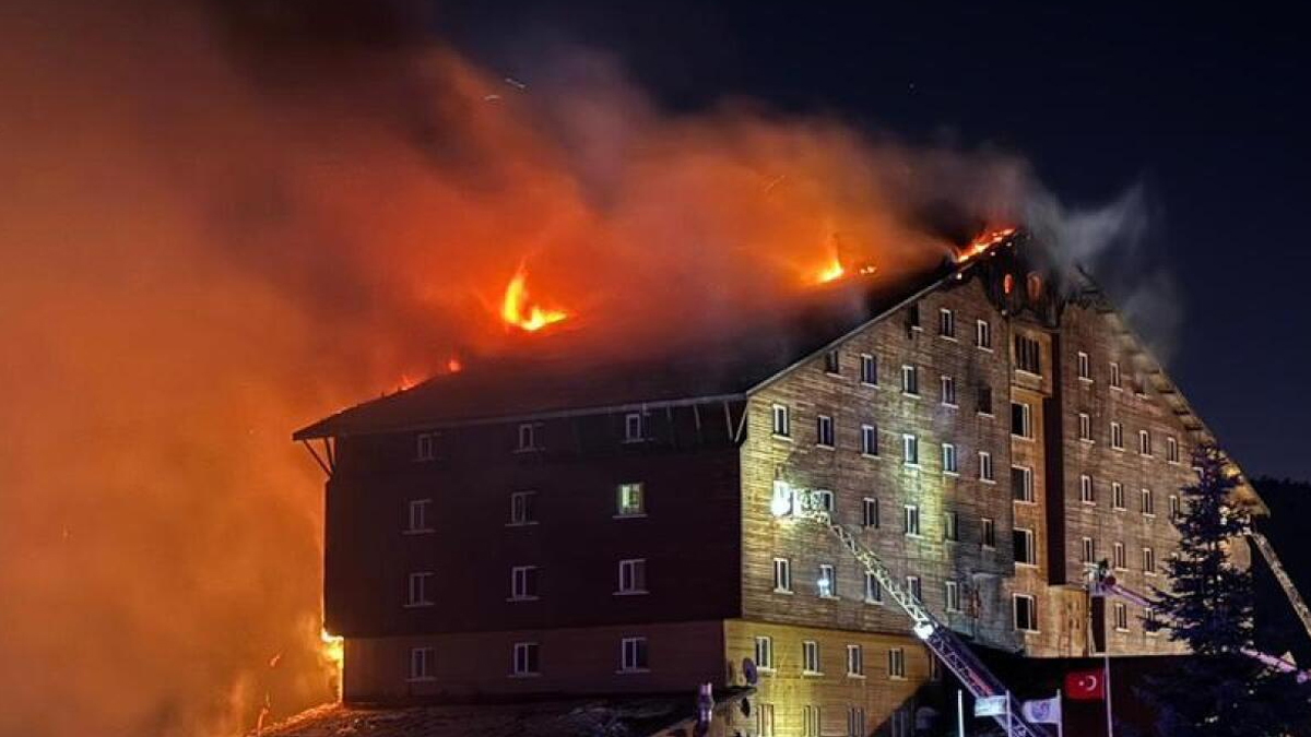 তুরস্কে হোটেলে ভয়াবহ অগ্নিকাণ্ড, নিহত ৬৬